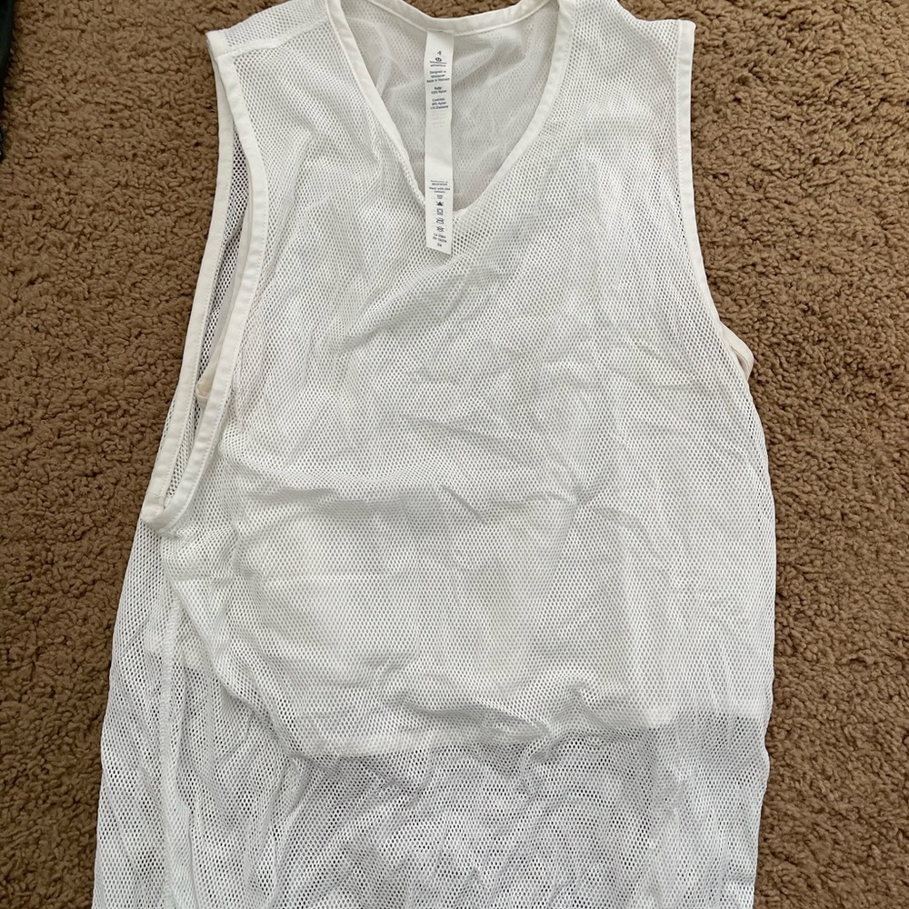 size 4 lululemon mesh white tank top with non see through undershirt